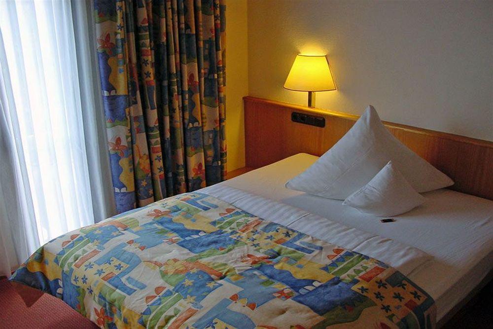 Stadt-Gut-Hotel Filderhotel Ostfildern Extérieur photo