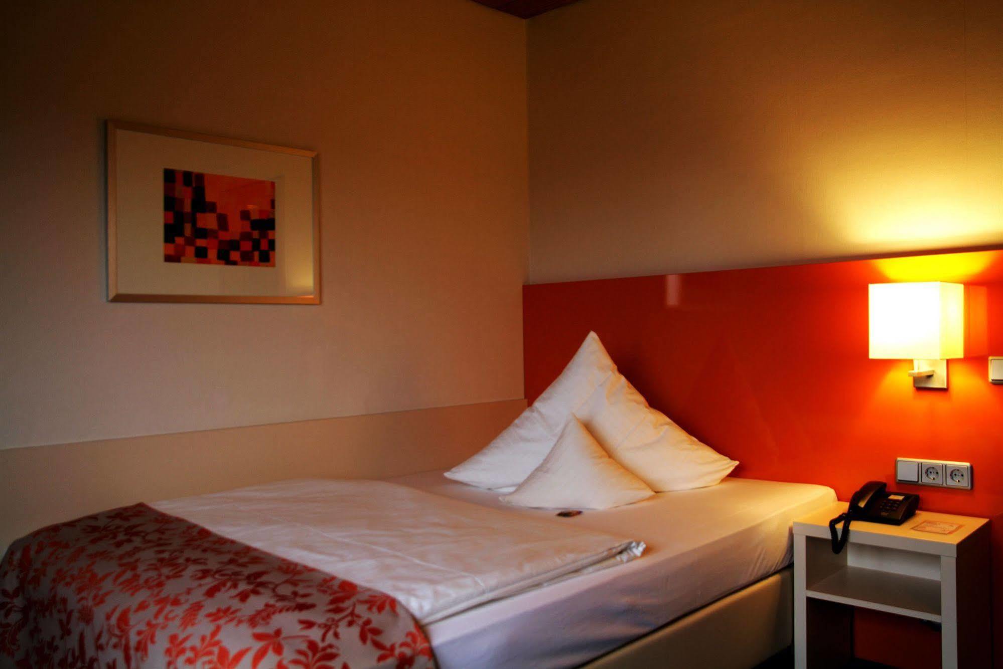 Stadt-Gut-Hotel Filderhotel Ostfildern Extérieur photo